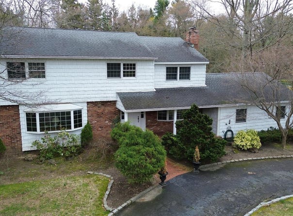 62 Cherry Lane, Syosset, NY 11791