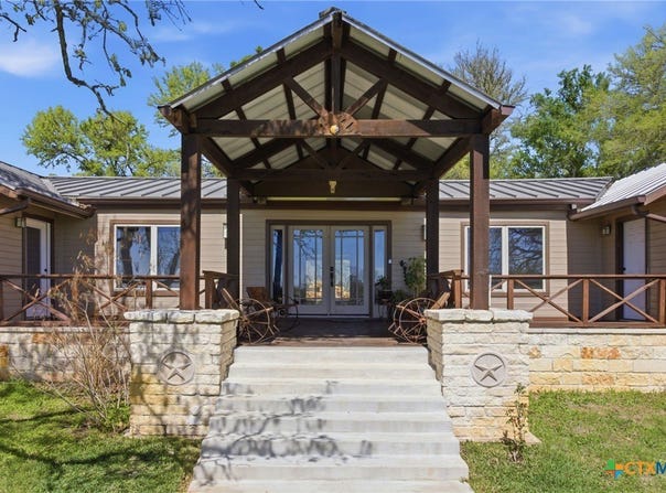 18335 Fm 86, Red Rock, TX 78662