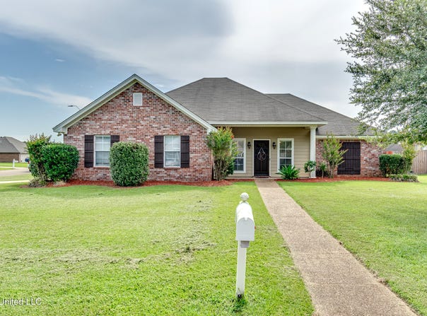 1076 Spanish Oak Drive, Pearl, MS 39208