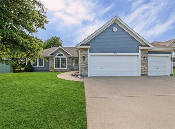 13720 Station Drive, Platte City, MO 64079