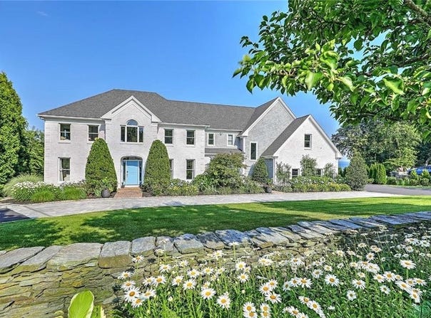 105 Heidi Drive, Portsmouth, RI 02871