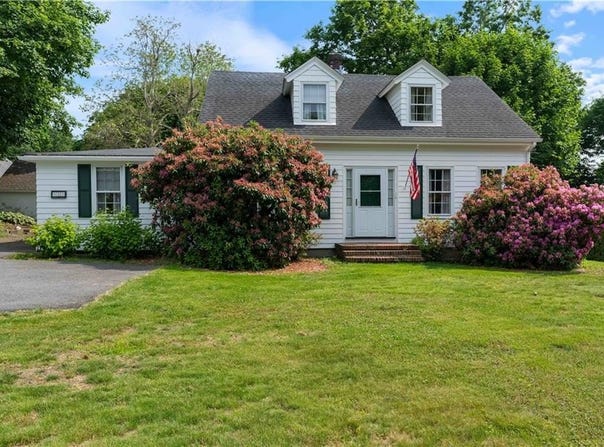 281 Green End Avenue, Middletown, RI 02842
