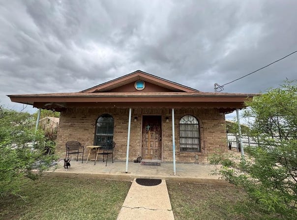106 Los Sauces St, Eagle Pass, TX 78852