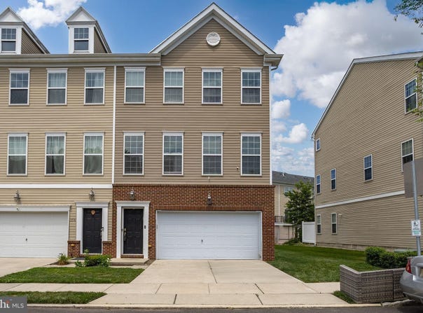 104 CREEKSIDE WAY, BURLINGTON, NJ 08016