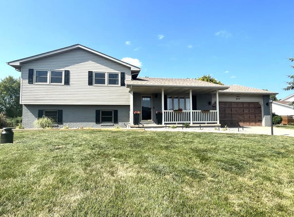 317 Streamwood Drive, Valparaiso, IN 46383