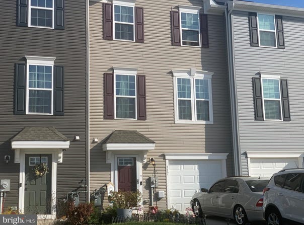 117 PLAZA DR, SICKLERVILLE, NJ 08081