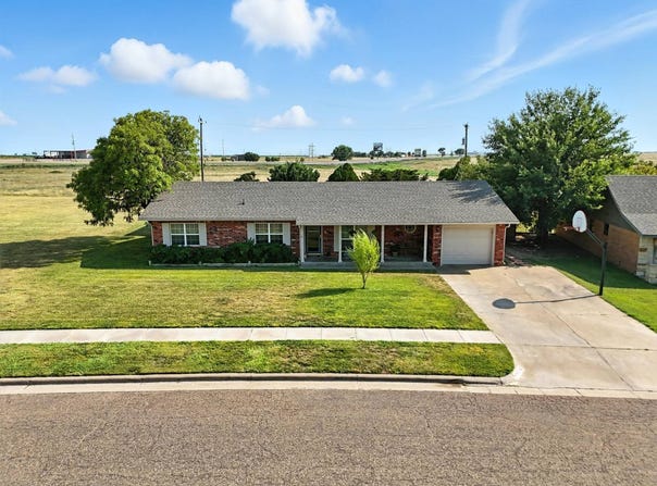 6061 Sunset Dr., Guymon, OK 73942