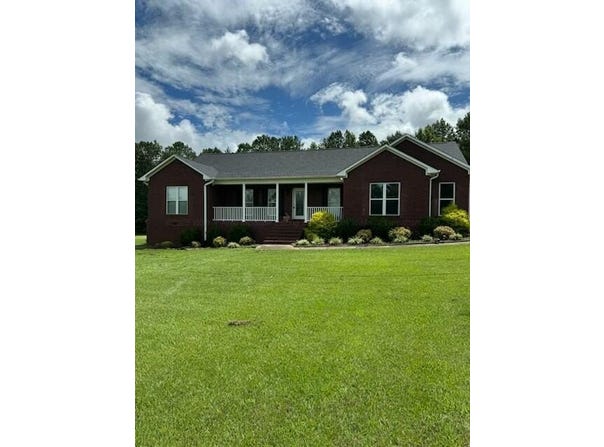 132 WOODS CREEK Rd, Hamilton, AL 35570