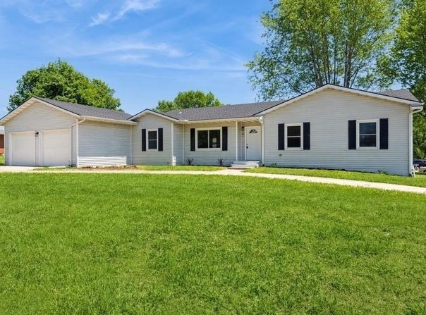105 S West Street, Concordia, MO 64020
