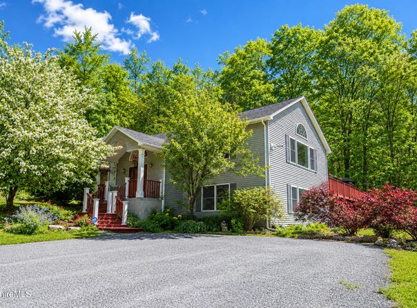 120 N Hoosac Rd, Williamstown, MA 01267