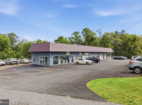 106 CAMELLIA Road, BRODHEADSVILLE, PA 18322