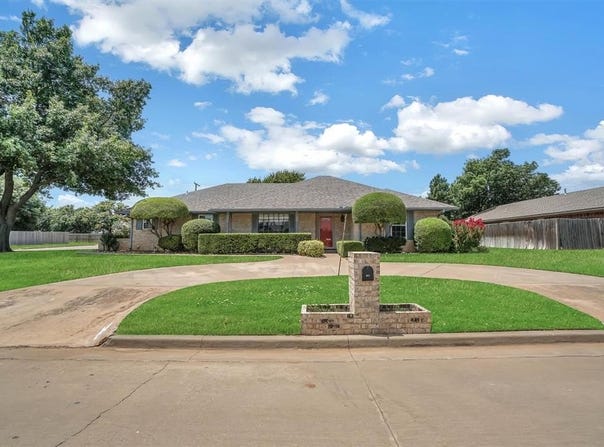 801 Cambridge Drive, Altus, OK 73521