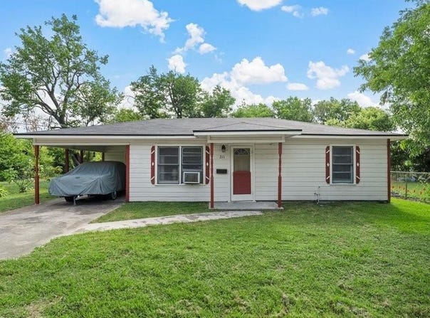 211 S Smyth Street, Mart, TX 76664