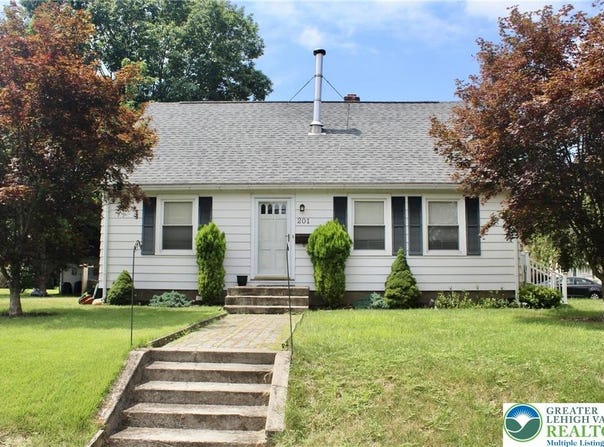 201 Huston Avenue, Stroudsburg, PA 18360
