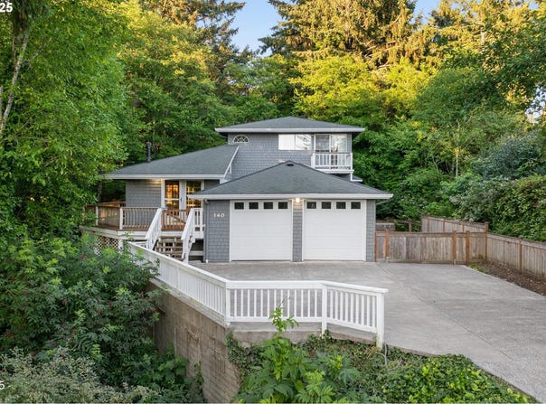 140 SE BAYVIEW AVE, Depoe Bay, OR 97341