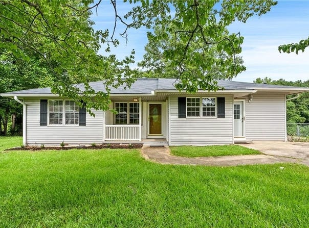 410 CRESTVIEW LANE, VALLEY, AL 36854