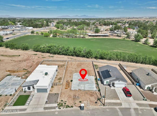 609 Harvest Grove Lane, Socorro, TX 79927