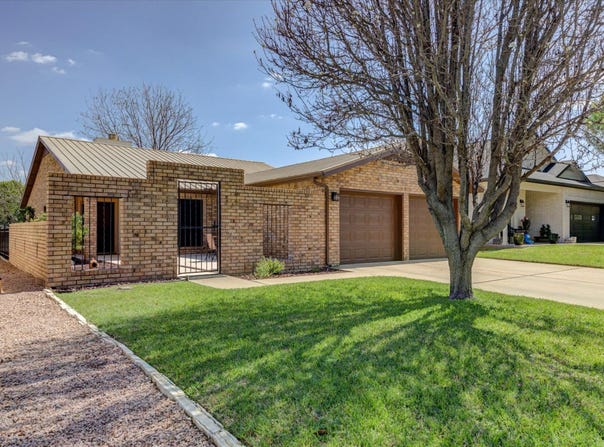 115 Firestone Pl, Meadowlakes, TX 78654