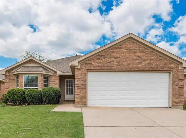 2901 Carolina Drive, Fort Worth, TX 76123