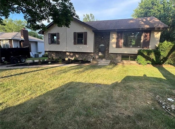 3043 Bryn Mawr Drive, Independence, MO 64057
