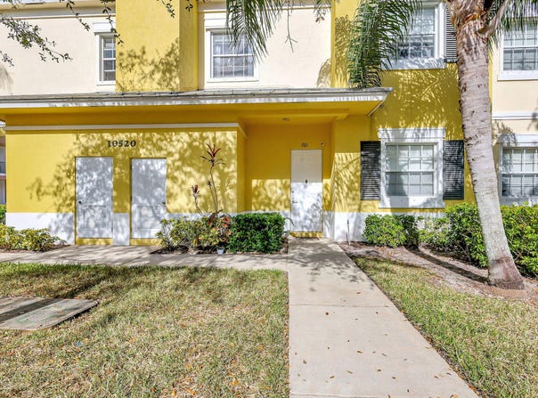 10520 SW Stephanie Way, Port Saint Lucie, FL 34987