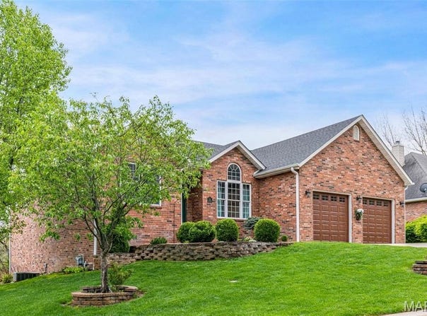 26349 Lakeview Terrace, Godfrey, IL 62035