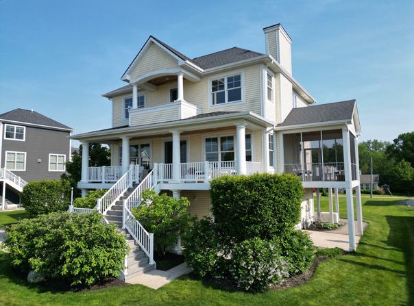 7250 LAKE VIEW AVENUE, SOUTH HAVEN, MI 49090