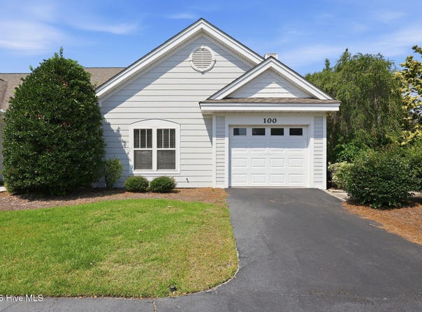 100 Jasmine Court, Morehead City, NC 28557
