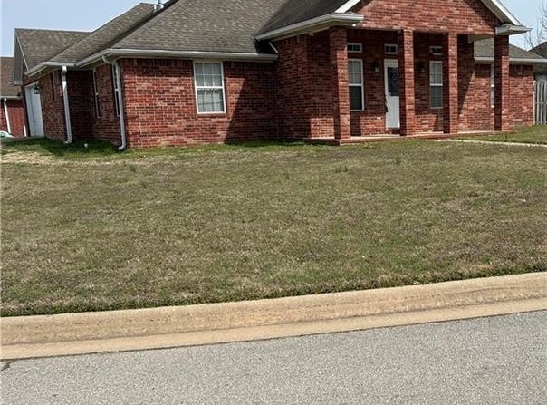 301 Hindman, Prairie Grove, AR 72753