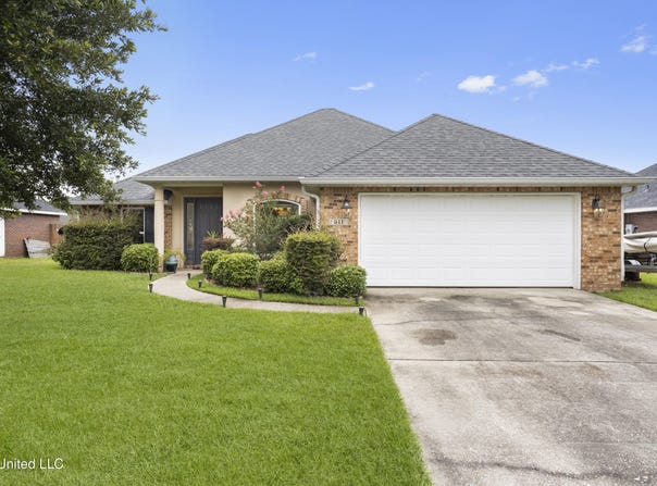 311 Pinecrest Boulevard, Long Beach, MS 39560
