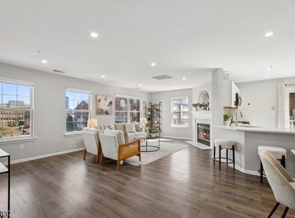 57 Cornerstone Ln, Newark City, NJ 07103-3153