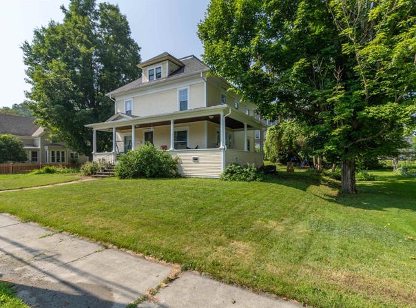 4 Willoughby Avenue, Orleans, VT 05860