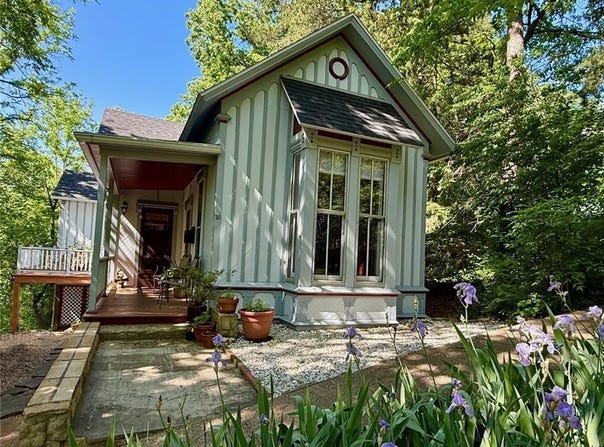 20 Fairmount  ST, Eureka Springs, AR 72632