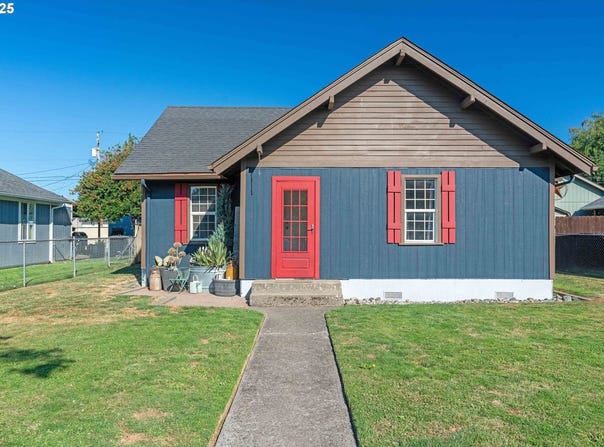 627 15TH AVE, Longview, WA 98632