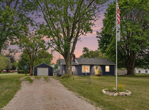 929 Bacon Avenue, Portage, MI 49002
