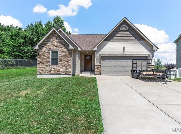 802 Carly Court, Pevely, MO 63070