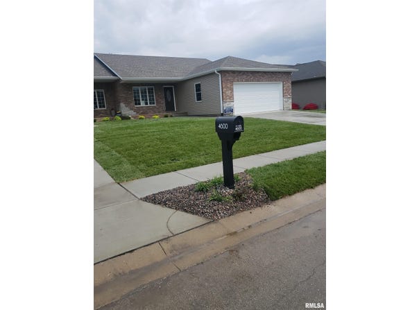 4602 Castle Pines Drive, Springfield, IL 62711
