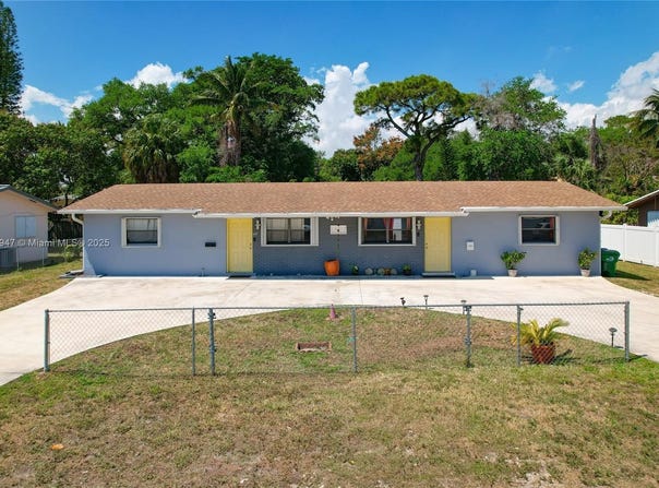 14320 NE 18th Ave, Miami, FL 33181