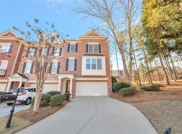 572 Vinings Estates Drive SE, Mableton, GA 30126