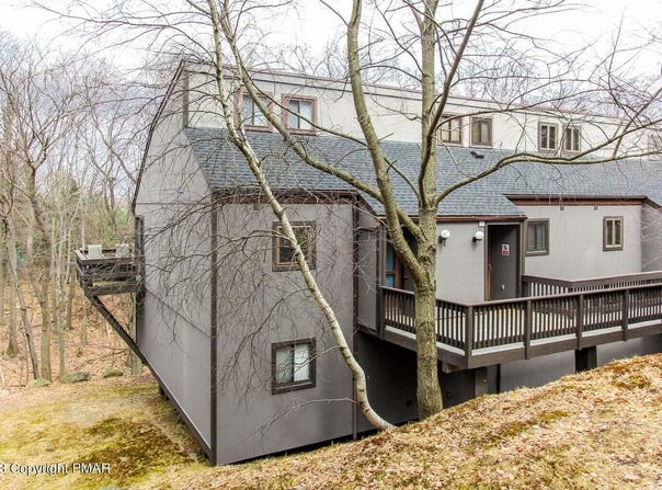 48 Slalom Way, Tannersville, PA 18372