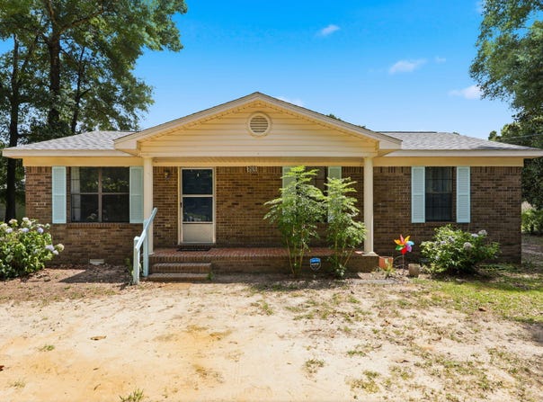 532 Springtime Avenue, Holt, FL 32564