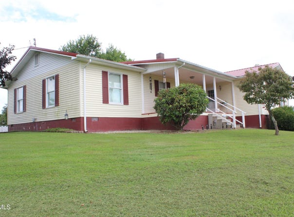 1704 Balls Chapel Road, Rose Hill, VA 24281