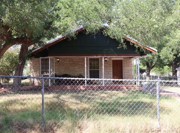 816 Cypress Street, Ranger, TX 76470