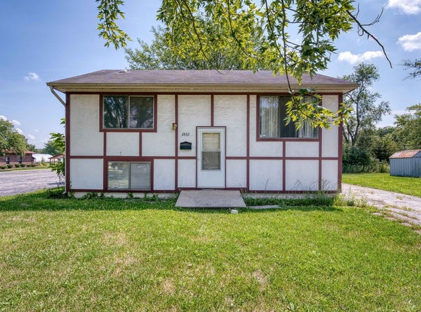 2432 223rd Street, Sauk Village, IL 60411