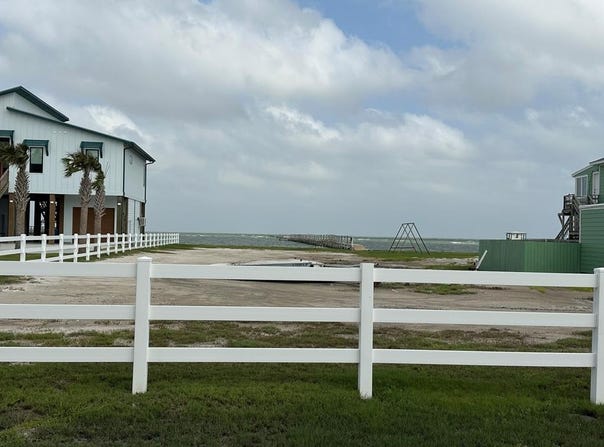 1024 S Water, ROCKPORT, TX 78382