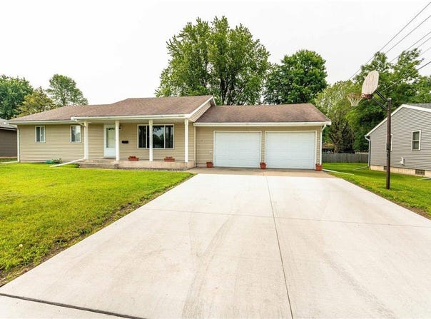 1318 E Fir Avenue, Fergus Falls, MN 56537