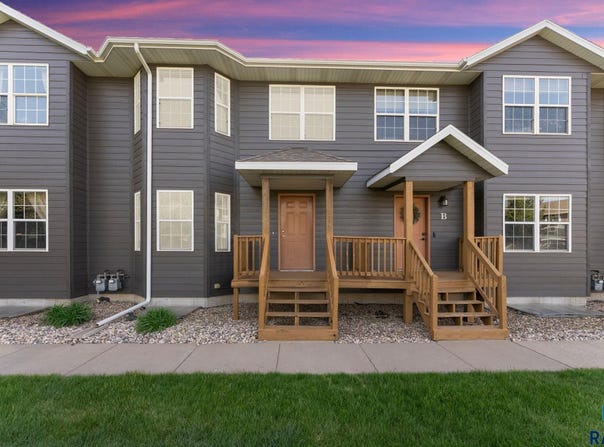 1812 S Mulberry Ave, Brandon, SD 57005