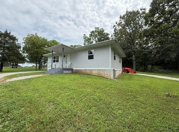 3461 S 90th Road, Flemington, MO 65650