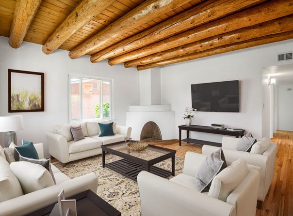 212 Sombrio Drive, Santa Fe, NM 87501