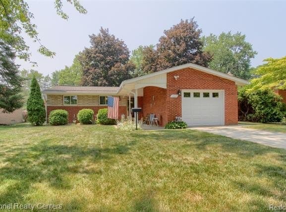 22073 Tredwell Avenue, Farmington Hills, MI 48336
